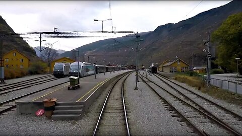 TRAIN DRIVER'S VIEW: Myrdal - Flåm (Fall has come to the Flåm line)