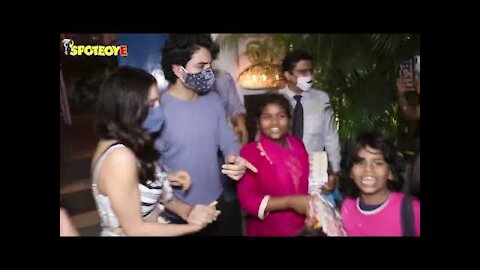 Sara Ali Khan and Brother Ibrahim get mobbed as they stepped out of a Restaurant | SpotboyE