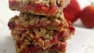 Strawberry Oatmeal Bars