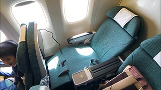 國泰航空「特選經濟艙」香港飛新加坡 （B777-300ER)