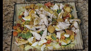 Deluxe Garden Salad w/ Seasoned Chicken