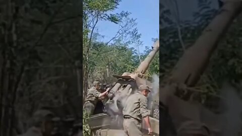 Infantry advances towards Avdiivka under artillery cover