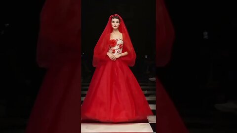 Blanca Padilla in Armani Privé fall/winter 2023 hautecouture fashionshow