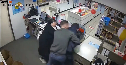 Real Badass Stops Armed Robbery With His Bare Knuckles