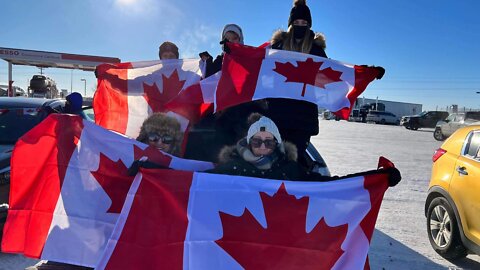 Canada 🇨🇦 Freedom Convoy Rolls Across Manitoba !