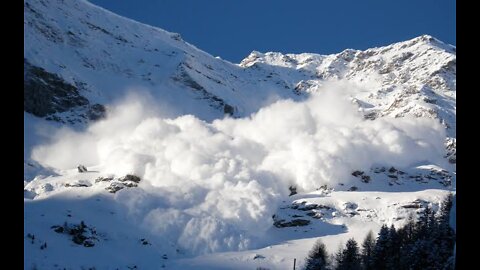 massive avalanche due to helicopter