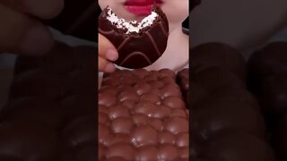 ASMR MUKBANG｜CHOCOLATE MARSHMALLOW KINDER RICE CAKE ICE CREAM SNACK ASMR #shorts #2