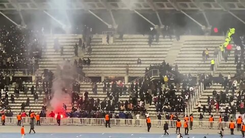 Paris FC - Olympique Lyon in het Franse bekertoernooi in de rust, bij stilgelegd na supportersrellen