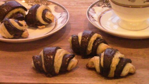 Mini Chocolate Croissants 😍 Watch How I Put This Together