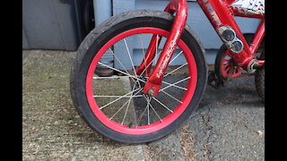 Replacing a bicycle inner tube