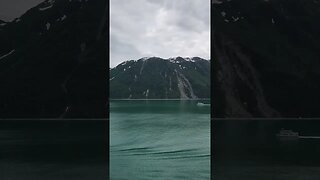 Queen Elizabeth Approaches Hubbard Glacier!