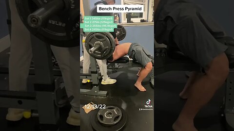 Bench press pyramid / light weight