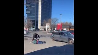 Robbery in front of Chase Bank in Chicago