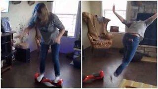 Avó anda de hoverboard pela primeira vez