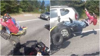 Motociclista sopravvive a incidente mortale
