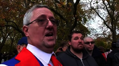 UNION JACK SUIT MAN QUESTIONED ABOUT SLAVERY #SPEAKERSCORNER