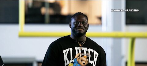 Alex Leatherwood arrives in Las Vegas