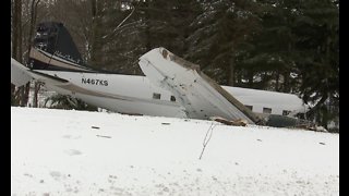 2 people killed, four others injured in small plane crash in Wayne County