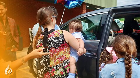 A Young Family Was Able To Bless A Single Mom With A Vehicle She Desperately Needed!!