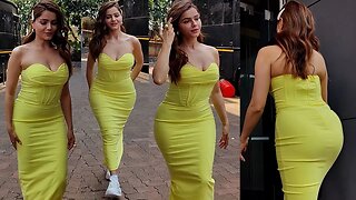 Bandi Hot Hogayi है 🔥 Rubina Dilaik Flaunts Her Cleavages In Off shoulder Outfit Snapped By Media