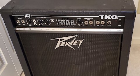 Repairing noisy scratchy pots with static on a bass amp Peavey TKO 115 S