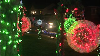 Avon Lake man's holiday lighting display attracts people from near and far