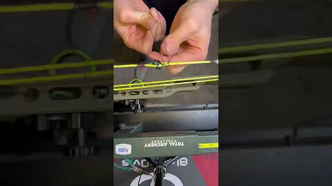 How to tie in a peep sight!!! #shorts #archery #bowhunting #howto #diy