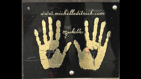 Meet the Artist: MICHELLE DITRICH - Portrait