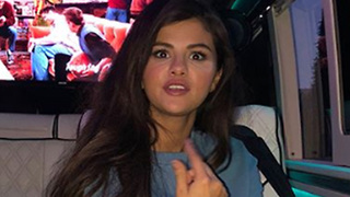 Selena Gomez Furious After Being Set Up With Justin Beieber Look-Alike