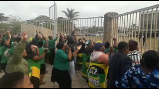 WATCH: Gumede supporters gather outside court for mayor's second appearance (k9L)