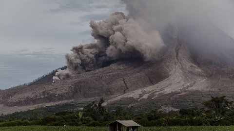 3 Volcanoes Are Erupting In Indonesia Right Now