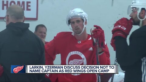 Larkin, Yzerman discuss decision not to name captain as Red Wings open training camp