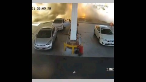 Explosion at gas station watch to see what happens