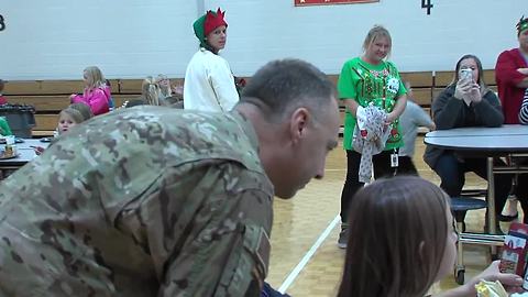 Sailor surprises daughter at Putnam County elementary school