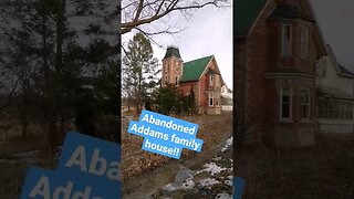 Exploring The Abandoned Addams Family House!