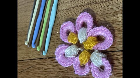 A quick way to make flower 🌸 with crochet, full tutorial for beginners