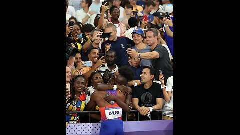 I think you got this one, bro.." Noah Lyles to Kishane Thompson #olympicsprinter #olympics2024paris