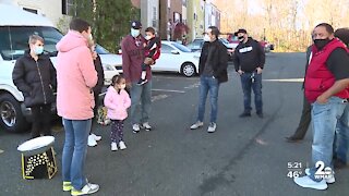 10 families in Harford County receive free Thanksgiving turkeys, pies and other donations