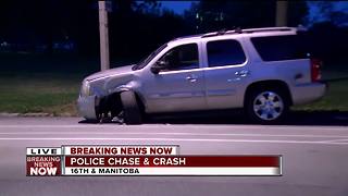 Police chase ends in crash on Milwaukee's south side