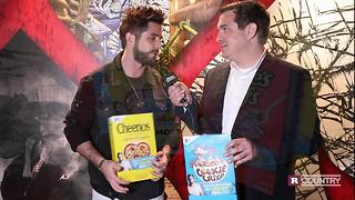 Thomas Rhett fights hunger | Rare Country