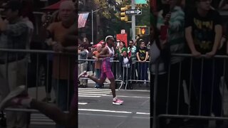 Fastest man in the 2022 NYC marathon at mile 18 he did not finish New York City Marathon coverage