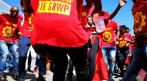 SOUTH AFRICA - Johannesburg - United Front and NUMSA march (Video) (3JU)