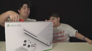 FFG Unboxing Xbox One S and More