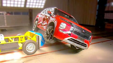 Mitsubishi SUV Outlander Crash Test and Moose Test