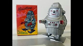 Clockwork Miniature Robot packs a big punch! Plus a bonus at the end!!