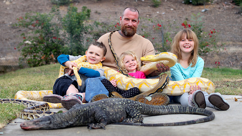 Reptile-loving Dad Lets His Children Play with a 19-foot Python