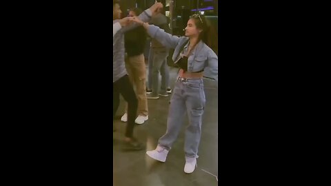 Viral dance