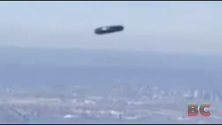 Possible UFO over NYC baffles passenger flying out of LaGuardia