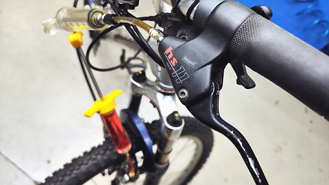 How to repair a bicycle hydraulic v-brakes. Bike service