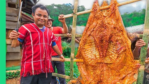 Thai Tribe Cooks GIANT Pig Whole!! Rare Karen Village Food!!